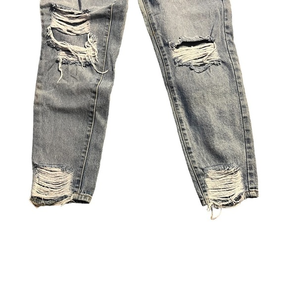 Pretty Little Thing Light Blue Wash Extreme Distressed Hem Knee Rip Mom Jeans 6 - Picture 7 of 13